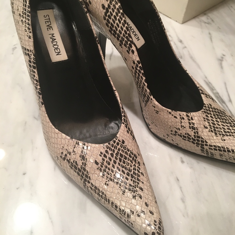 👠STEVE MADDEN Tarrah Stiletto Snakeskin Heels 8M