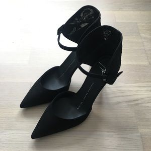 Giuseppe Zanotti Back Cuff D'orsay Pump Sz 36