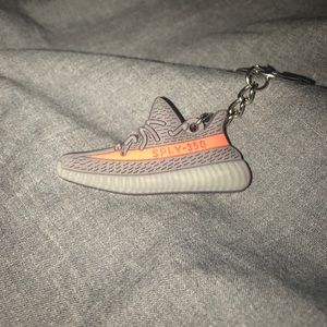 Yeezy v2 beluga