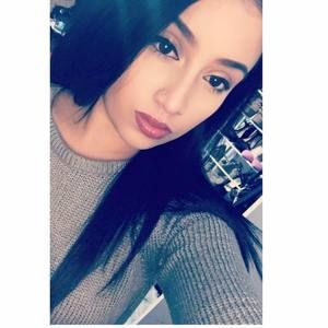 Meet your Posher, Dee