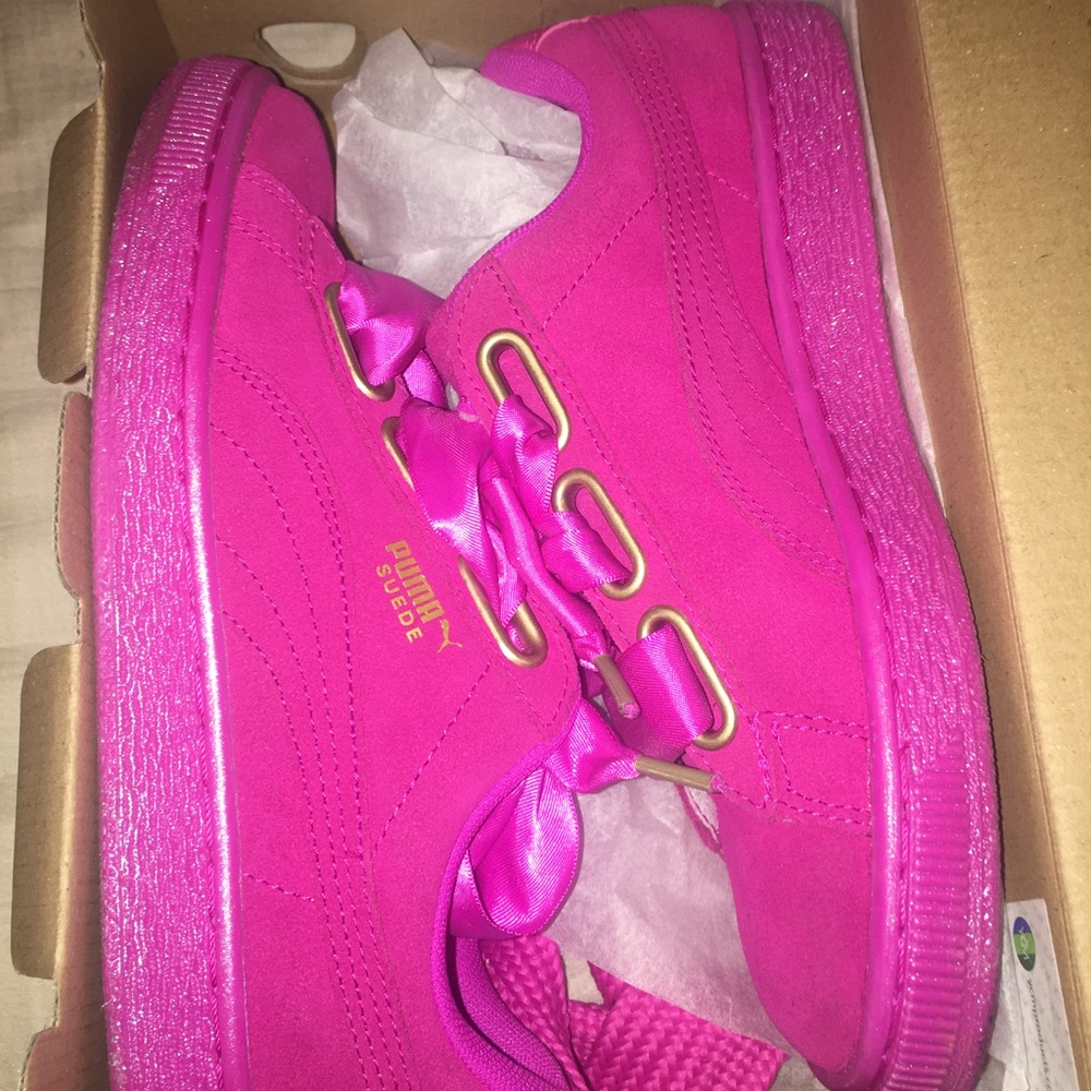 Suede Heart Satin Pumas