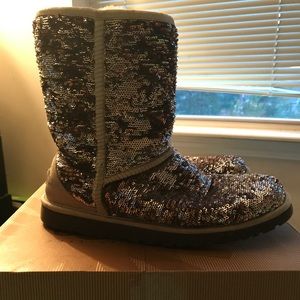 Champagne Sparkle Uggs❤️