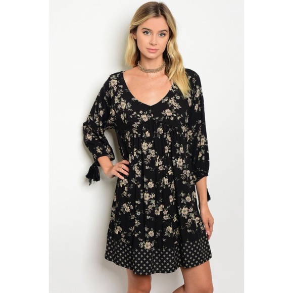 Last ❣️Black Floral Dress with Print Bottom - Picture 2 of 3