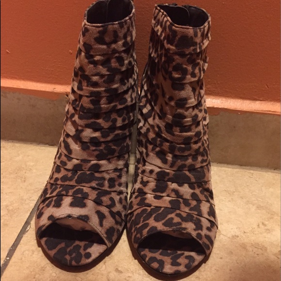 Heels - Picture 2 of 4