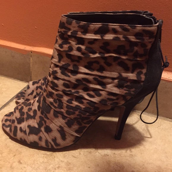 Heels - Picture 3 of 4