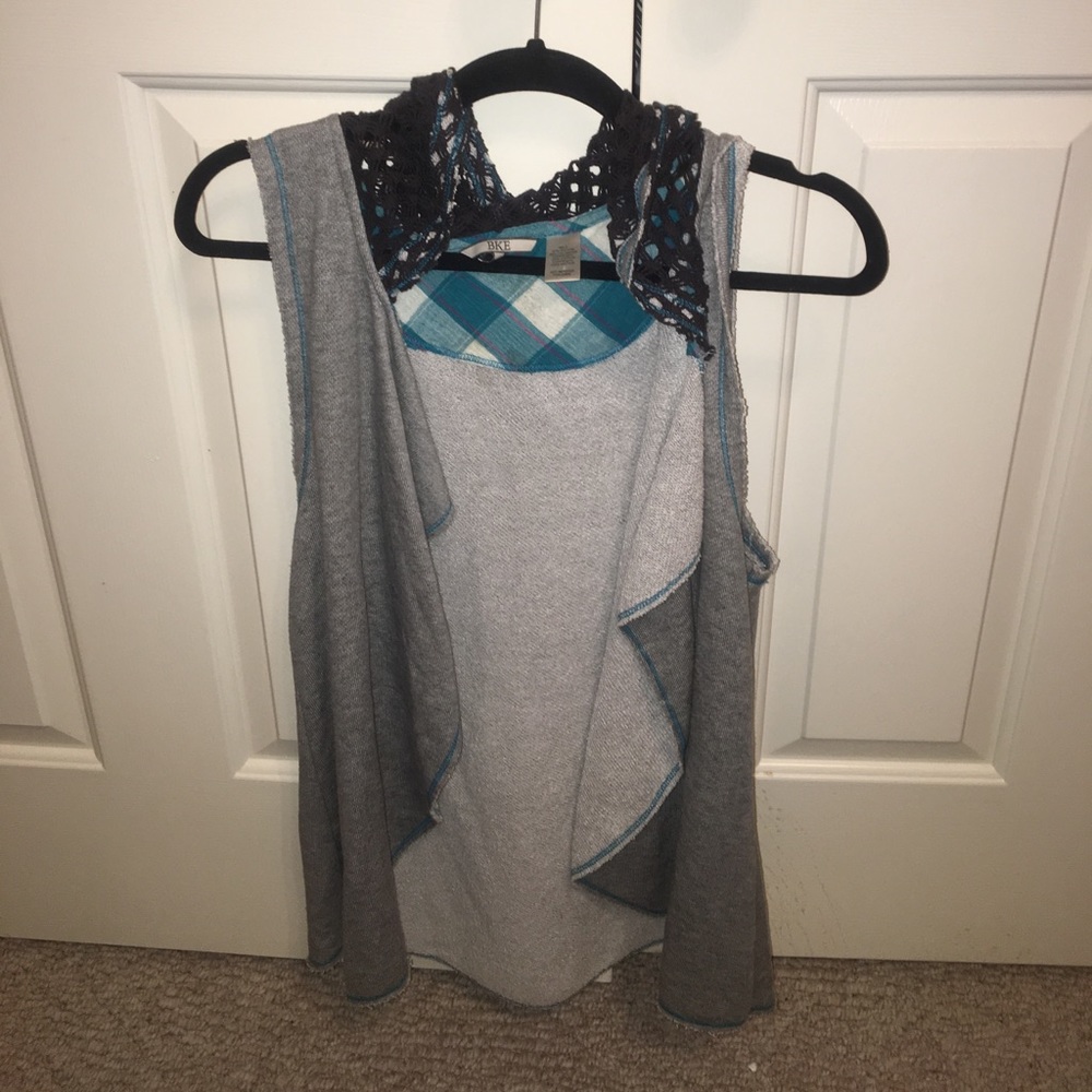 Never worn Size Small BKE light sweater vest