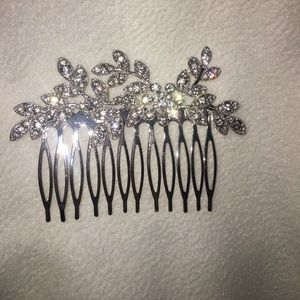 Hair Clip (Perfect for prom)