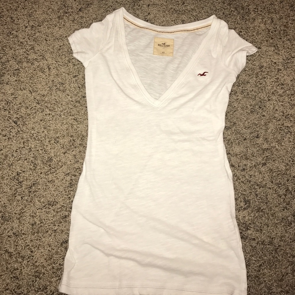 Hollister v-neck tee