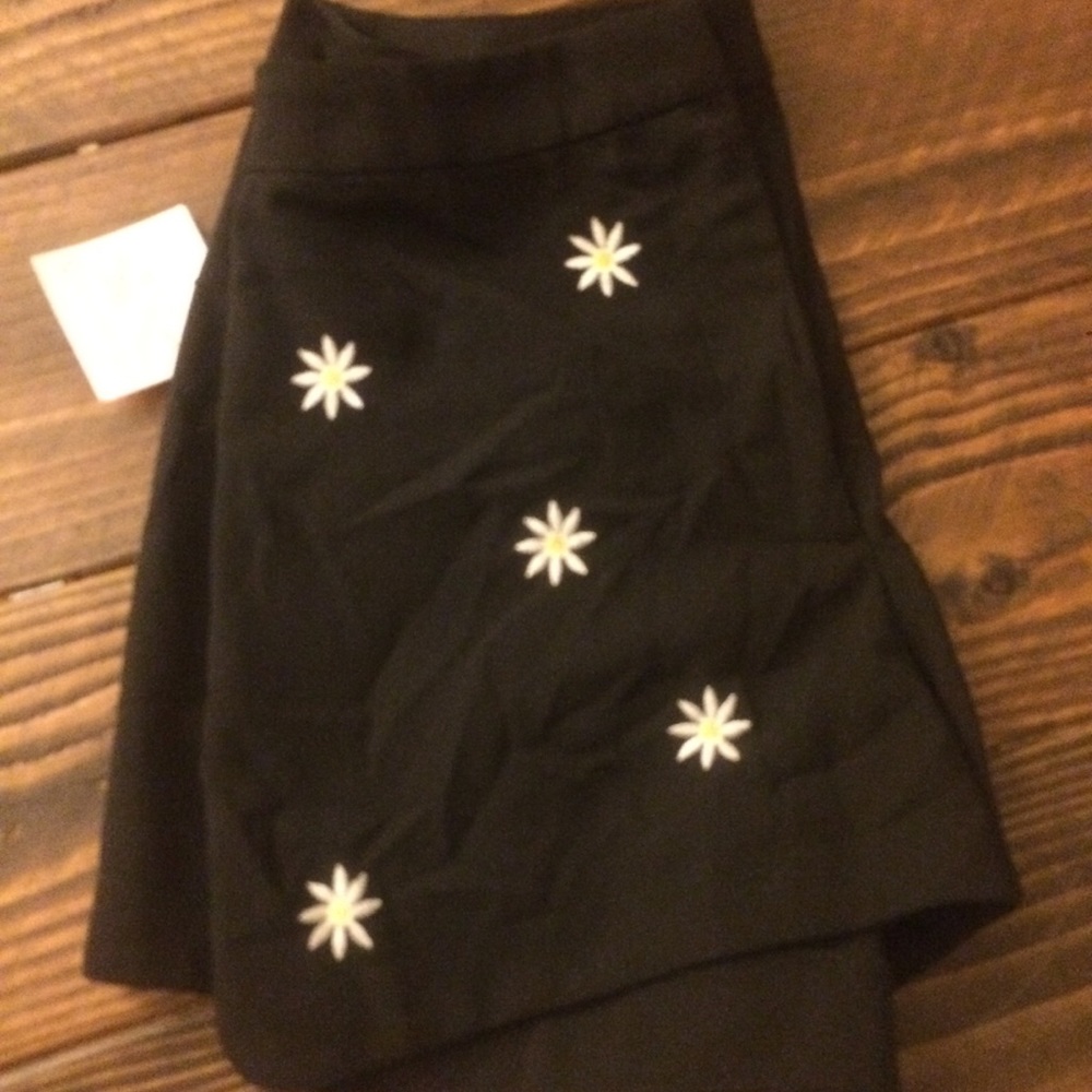 NWOT Daisy High Wasted shorts - Picture 4 of 4