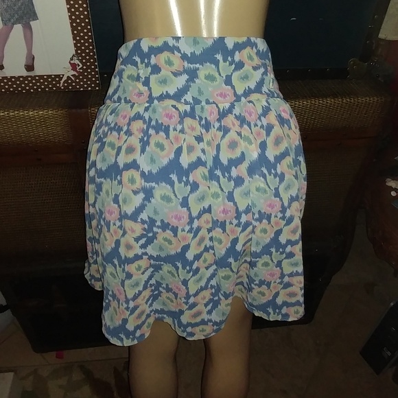 High Waisted button up skirt - Picture 3 of 7