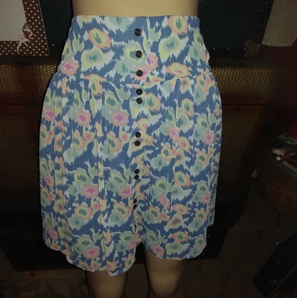 High Waisted button up skirt - Picture 4 of 7