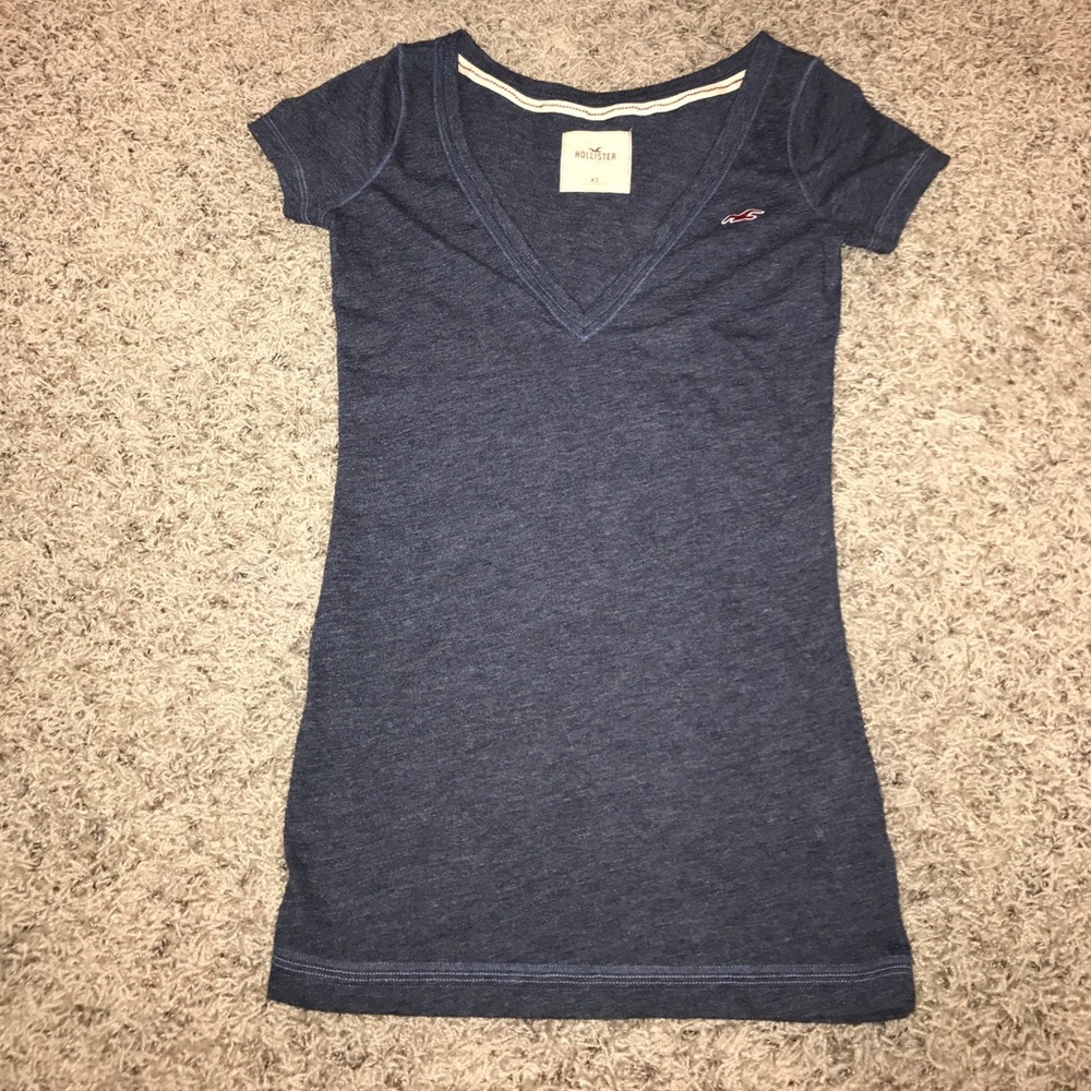 Hollister v-neck tee