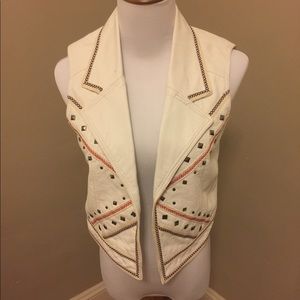 Funky trendy faux leather vest w stud details Sz M