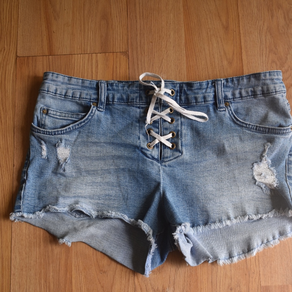 Billabong lite hearted denim shorts