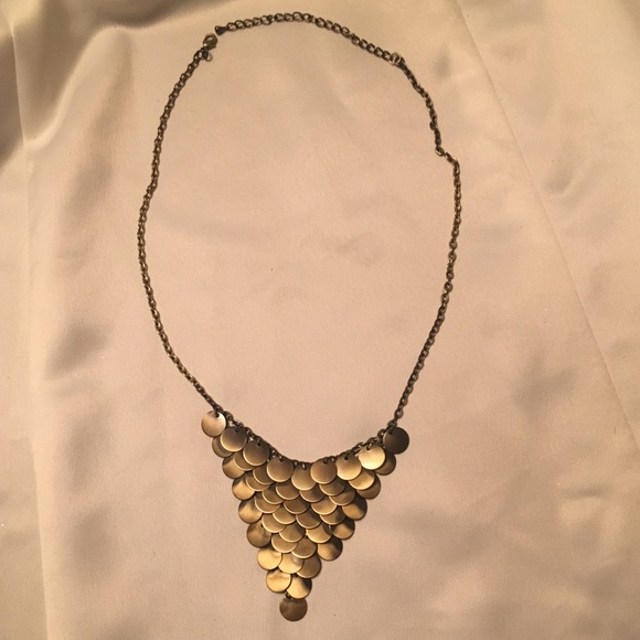 NWOT Delicate Layered Necklace and Earrings Set - Picture 4 of 8