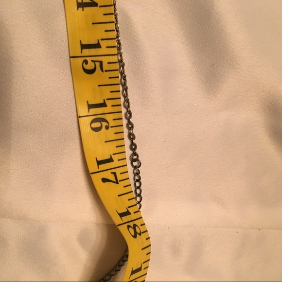 NWOT Delicate Layered Necklace and Earrings Set - Picture 7 of 8