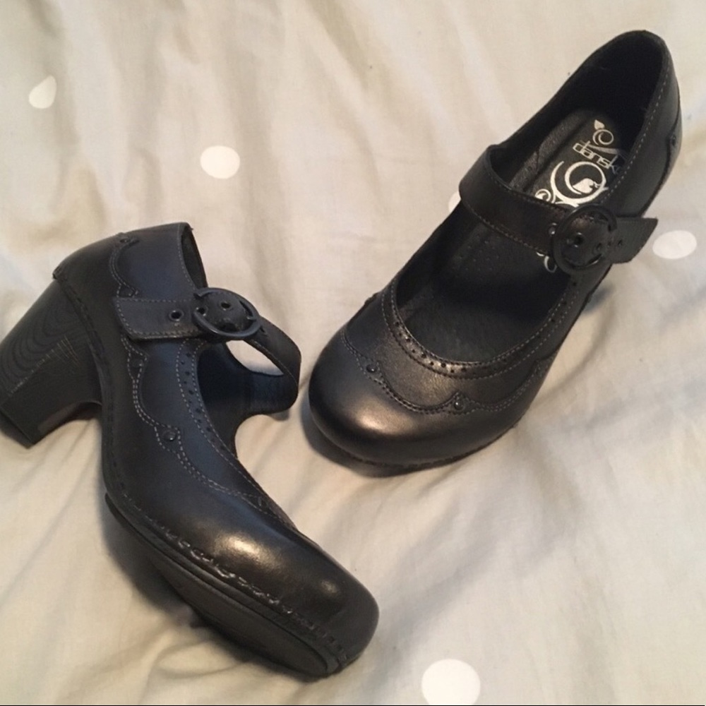Dansko Mary Jane Black size 9 or 39