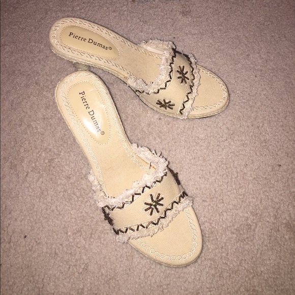 Pierre Dumas Canvas Heels 👡 NWOT - Picture 1 of 2