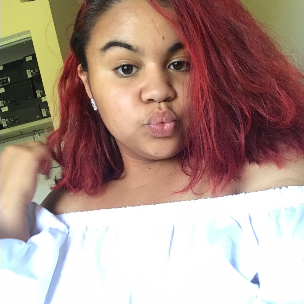 Meet your Posher, Toni