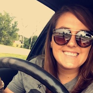 Meet your Posher, Whitney