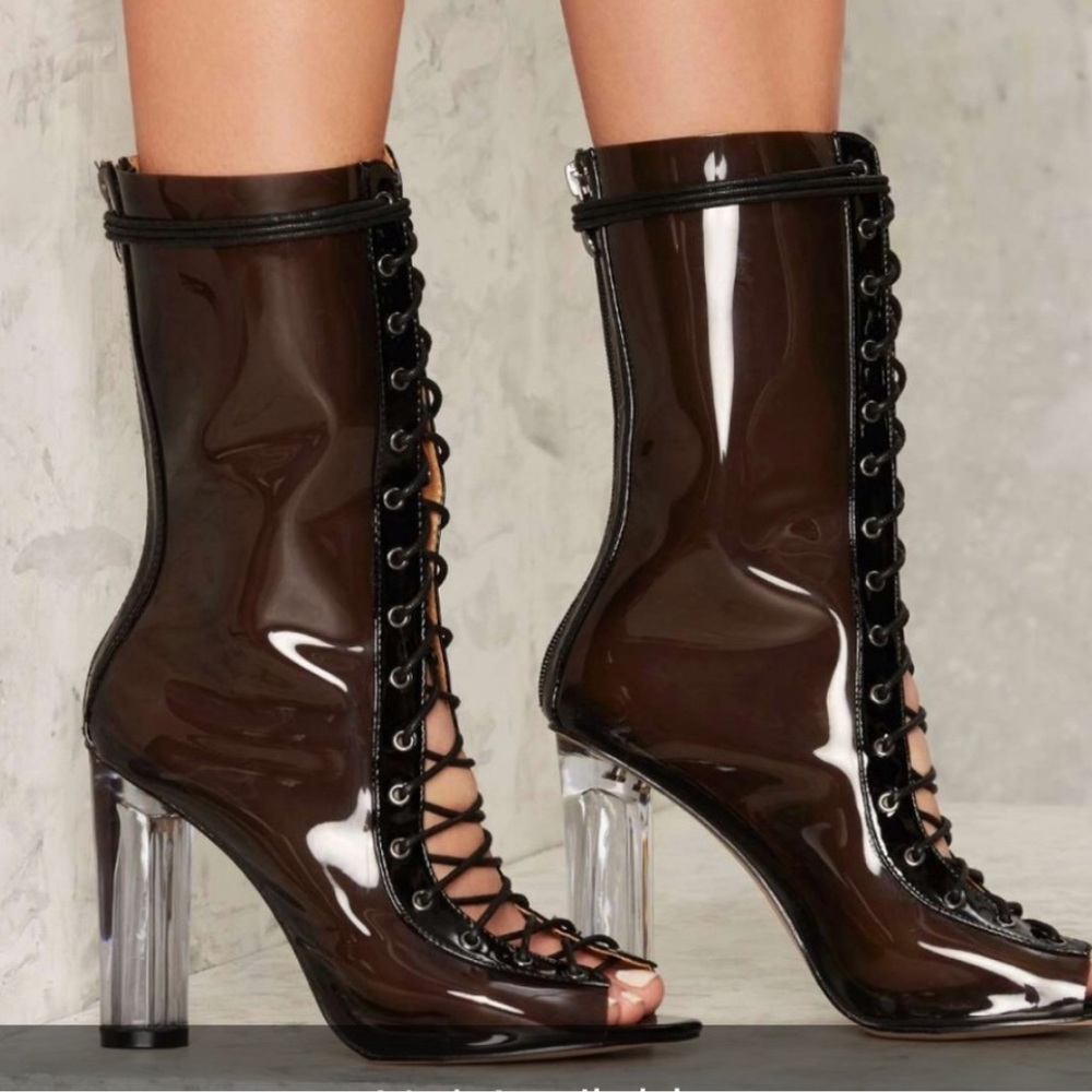 Caps Robbin Black Clear Heels