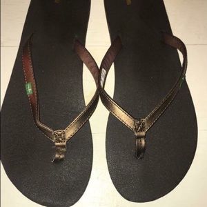 Sanuk flip flops