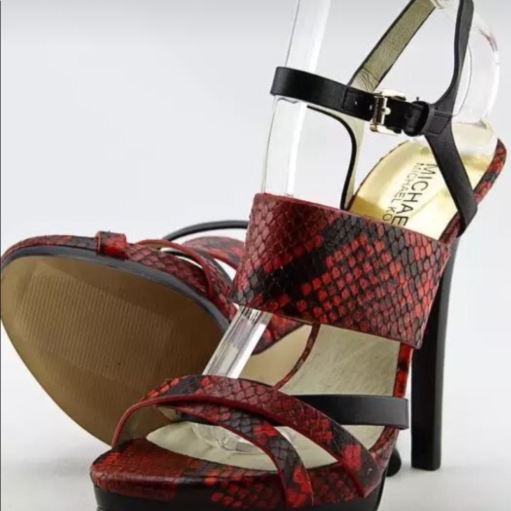 😍😍SOLD😍😍Michael Kira size 7 brand new