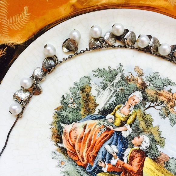 . {SCALLOPED PEARL} Twinkle dangling choker - Picture 2 of 5