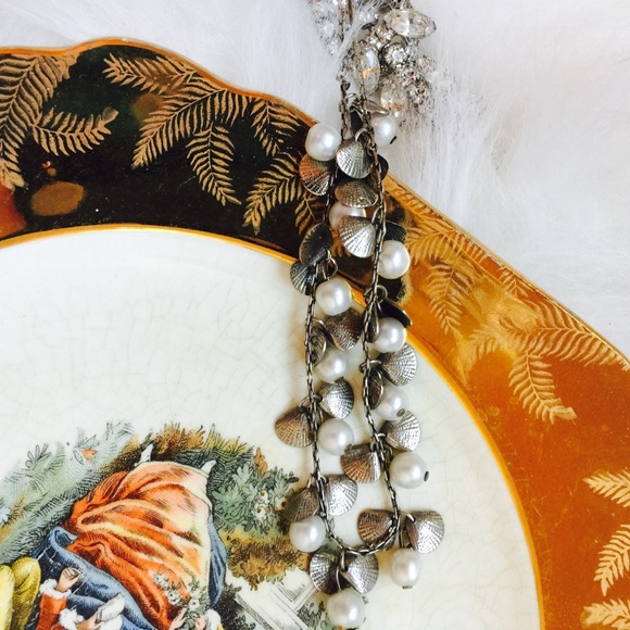 . {SCALLOPED PEARL} Twinkle dangling choker - Picture 5 of 5