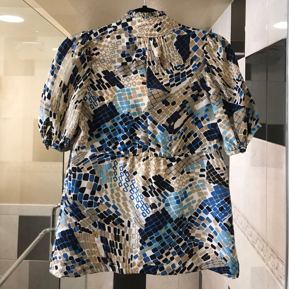 Banana Republic 100% Silk Patterned Blouse XS - Picture 2 of 6