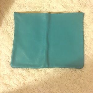 American Apparel leather clutch ✨