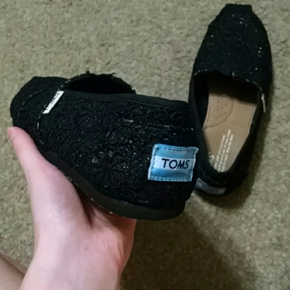 Toms - Picture 3 of 4