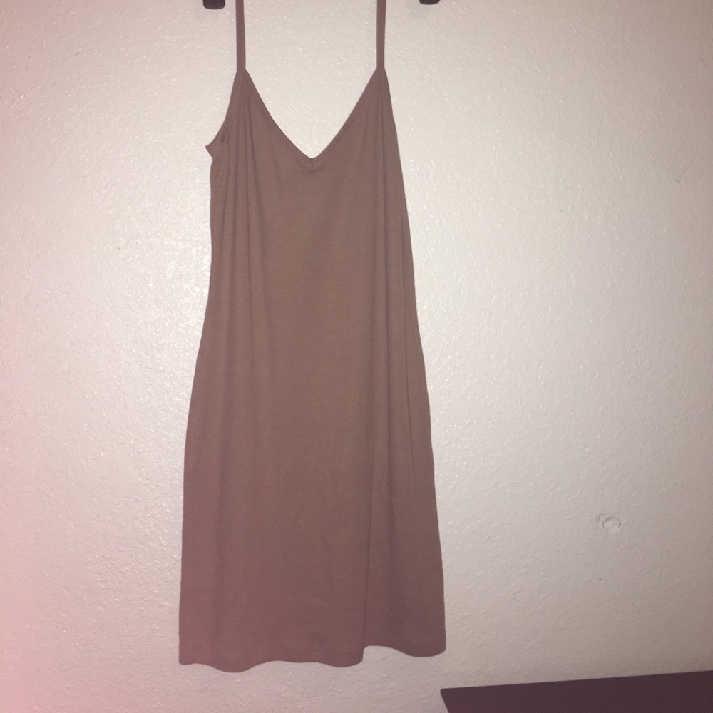 Sleevless v-neck dress