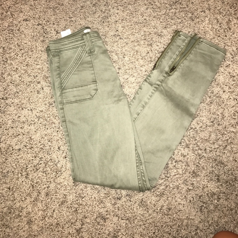 Aberombie & Fitch army green skinny pants