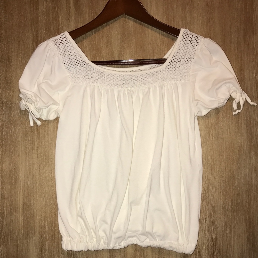 Cute Ivory Top!