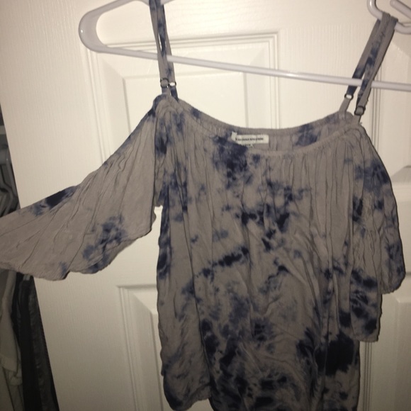 American Eagle Off the Shoulder Blouse - Picture 2 of 2
