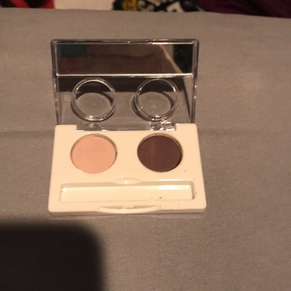Elizabeth Arden eyeshadow - Picture 2 of 2