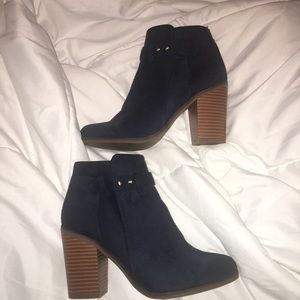 navy blue booties