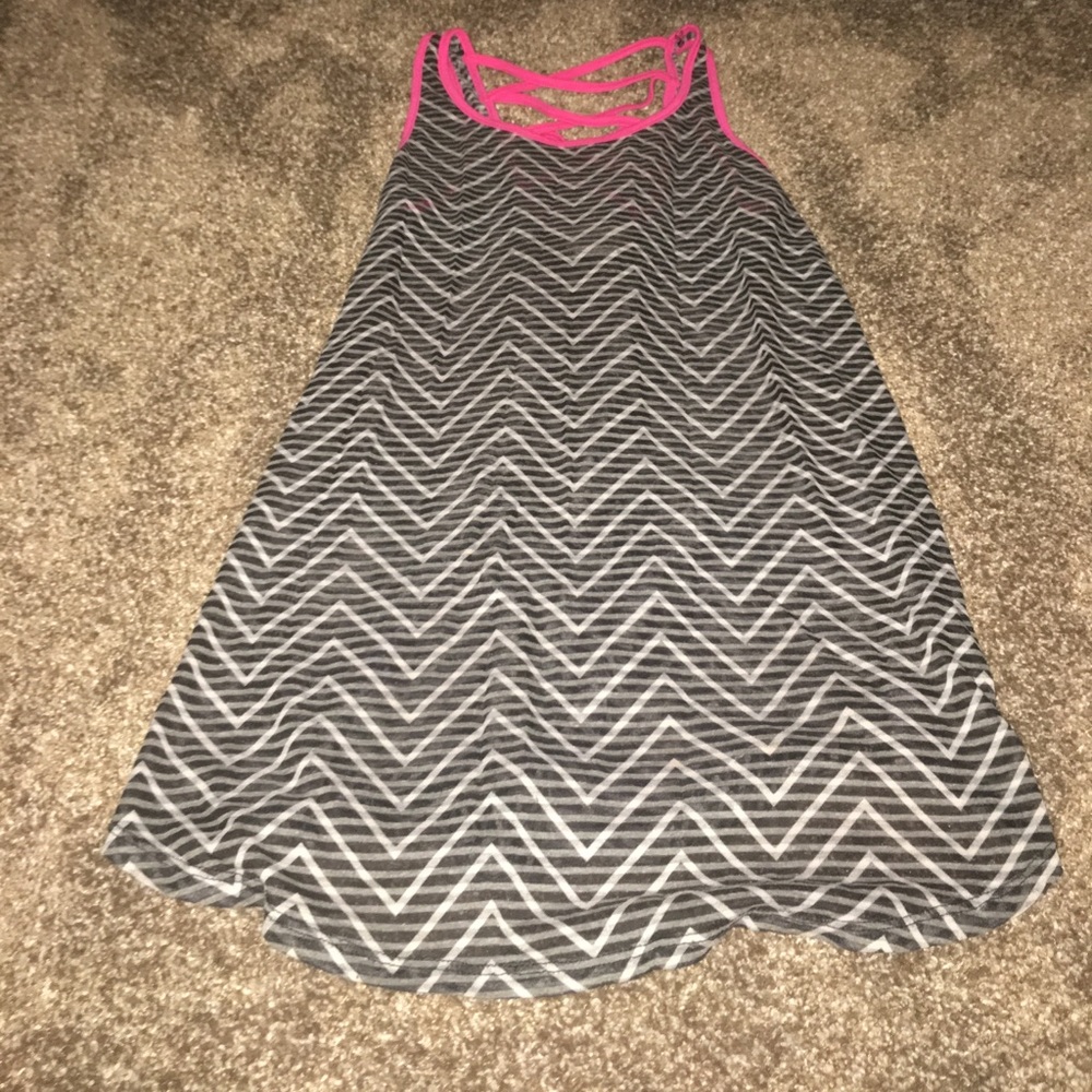 🔥Black, pink and white chevron swimsuit cover-up