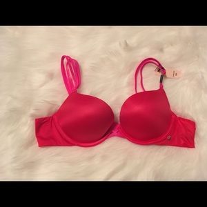 🎉NWT VS VERY SEXY PADDED DEMI 🎉