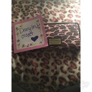 FLASH SALE 🌻🌻 cheetah wallet