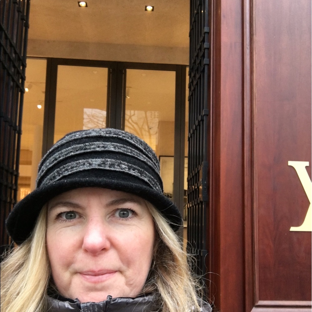 Meet your Posher, Babs