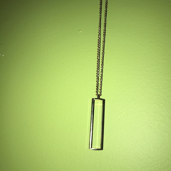 long, simple gold necklace - Picture 3 of 4