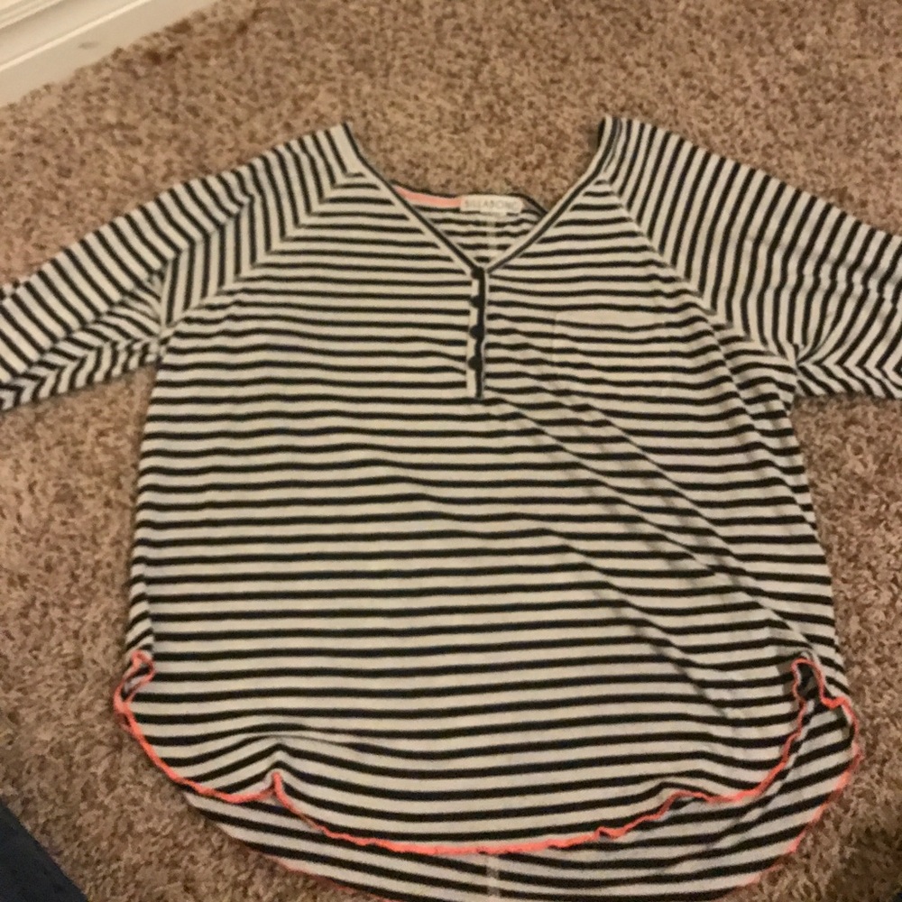 Striped 3/4 sleeve shirt