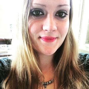 Meet your Posher, Courtney