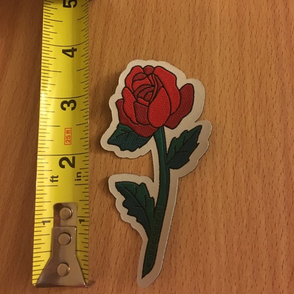 Rose patch - Picture 3 of 4