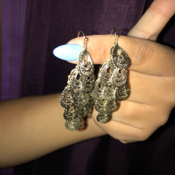 tapered gold earrings - Picture 2 of 3