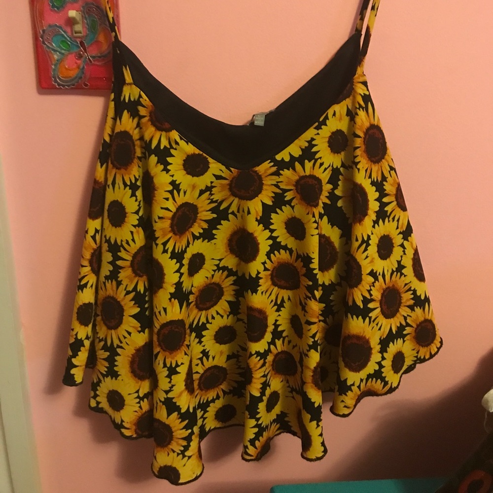 ✨Sunflower crop top☺️