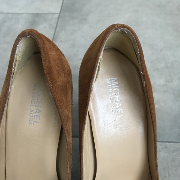 Michael kors brown suede buckle pumps! - Picture 5 of 7