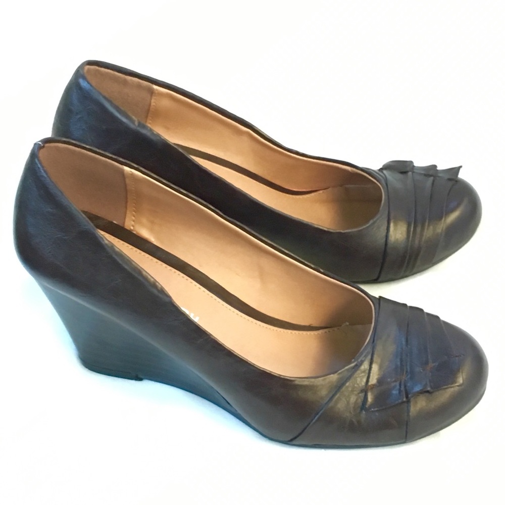 CL by Chinese Laundry Wedges